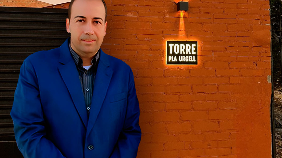 Interview with Esteve Niub�: An architect with two international awards, he opens the doors to his most personal project.