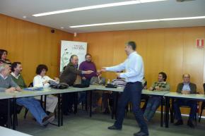 Desayuno innovaci�n CEEI Castell�n. Intercambiando tarjetas.