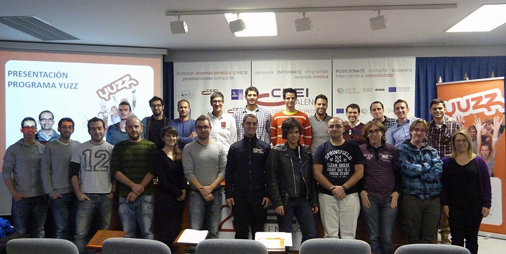foto familia yuzz valencia 2012 2013 presentaci�n