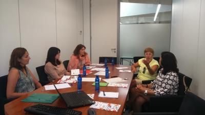 Momentos de debate en la reunin del grupo  de trabajo Mujer Emprendedora