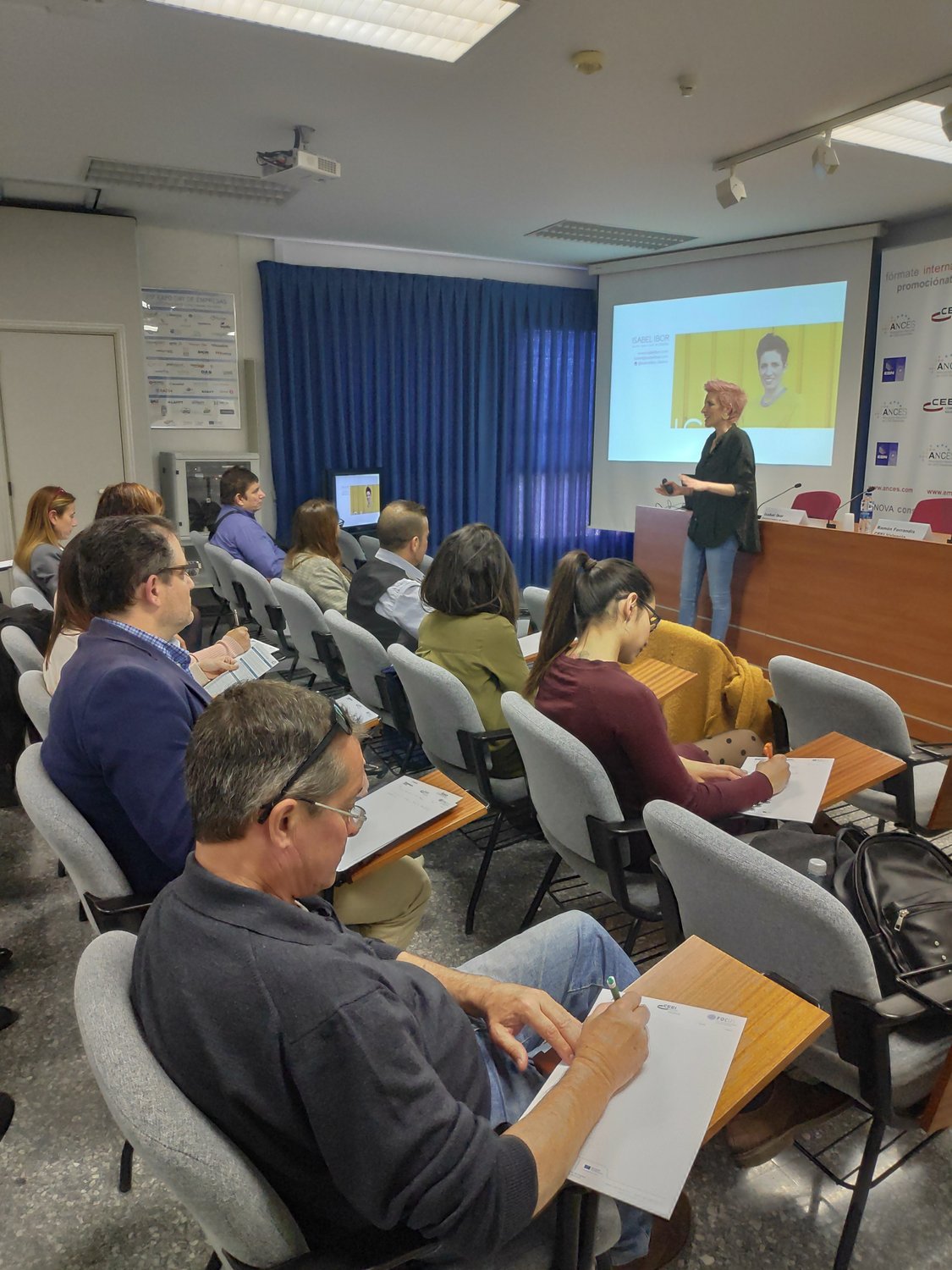 Jornada: Conectando Empresa, Marca e Identidad Visual[;;;][;;;]